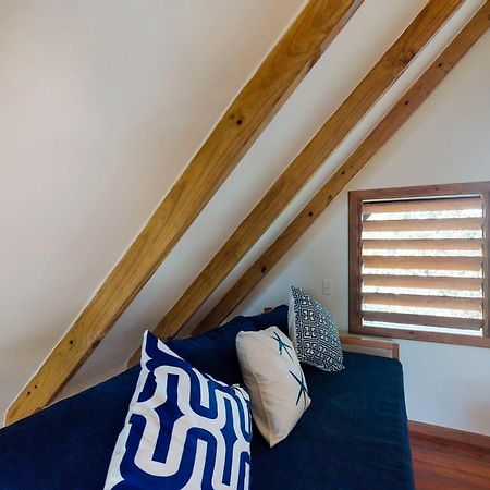 Inn The Trees Cabanas Placencia 외부 사진