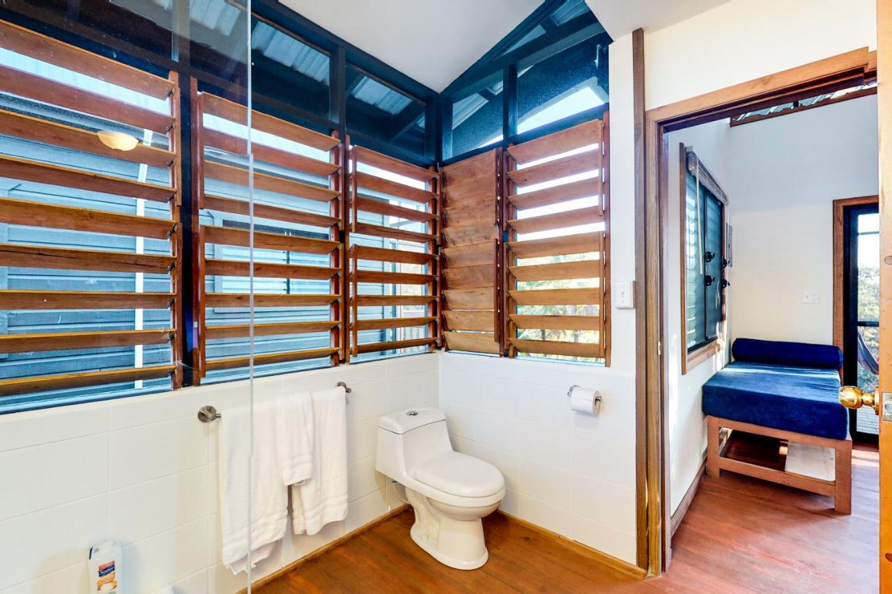 Inn The Trees Cabanas Placencia 외부 사진